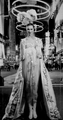 nothingpersonaluk:  Karlie Kloss in Dior Couture by Patrick Demarchelier