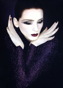 vampdreaminginhollywood:   photography by Serge Lutens 