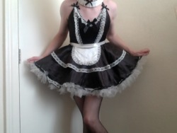 queersissyfairyboy:  What comes after a slutty sunday? Maid Monday,