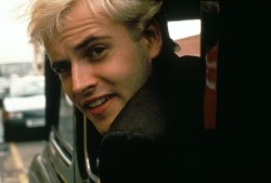 bestillmyraginghormones:  Jonny Lee Miller as Sick Boy in Trainspotting