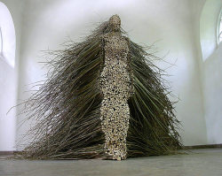 pulmonaire:  Stillness in Motion is a sculpture by  Olga Ziemska. The