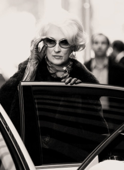  Meryl Streep on the set of The Devil wears Prada 