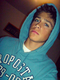 underarmourguys:  underarmourguys.tumblr.com 