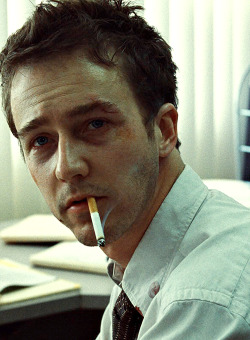 movies-and-things:  Fight Club - 1999  estou de novo nessa fase<3