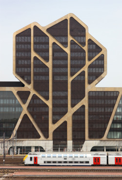 kazu721010:  Court of Justice of Hasselt / J. Mayer H. 