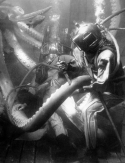Giant killer squid vs. John Wayne and Ray Milland in Reap the