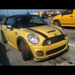 joshuadouglas:  Mini Cooper #life #iphone #2012 #happy #sun #car