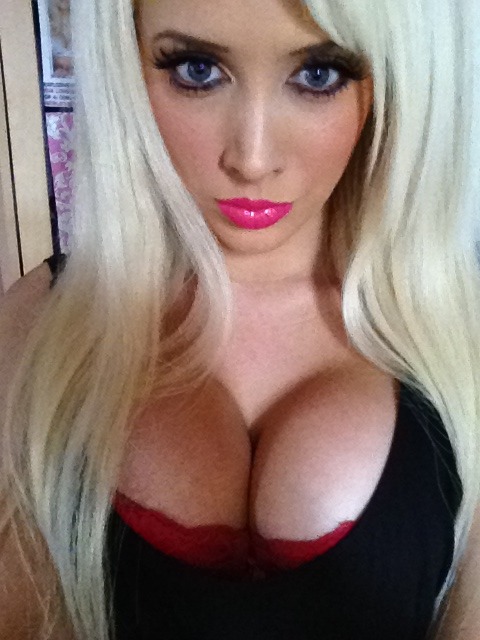 malibu-dolly:  This would be me!!!!!!   Girls we wanna look like!