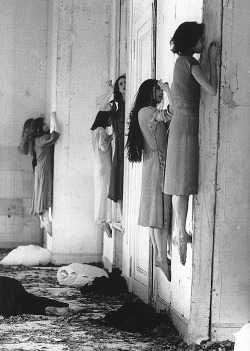 lordemusic: wonderfulambiguity:  Pina Bausch, Blaubart (performance),