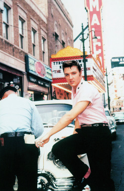 vintagegal:  Elvis Presley outside Jim’s Barber Shop on Main