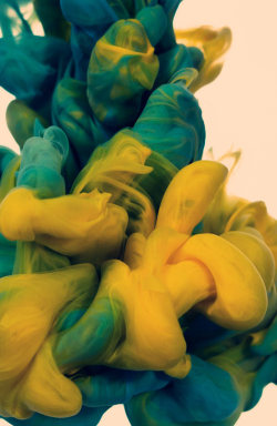 designtank:  Italian artist Alberto Seveso took high-speed photos