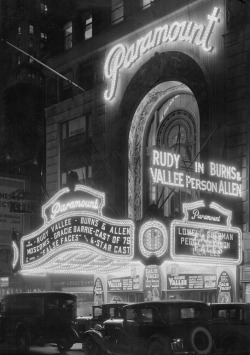 nondescripthistory:  Paramount Theatre on Broadway, New York,