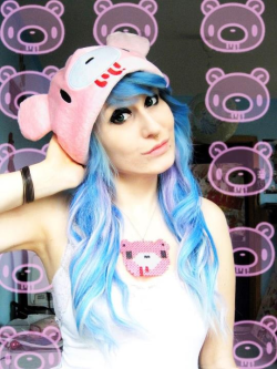 mirimmorpg:  High as fuck, trippin’ on gloomy bears an shit~