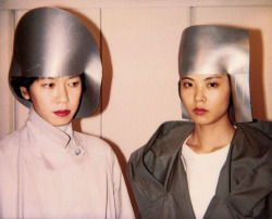  Maria Blaisse for Issey Miyake, 1988 - Rubber hats 