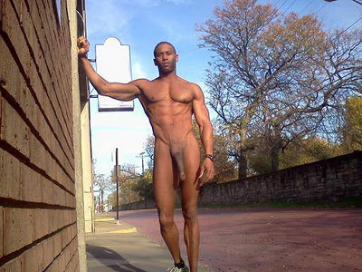 licensed-homosexual: ksuhurdler 2 Wish I saw a hunk like this while shopping 