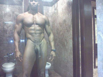 licensed-homosexual: ksuhurdler 2 Wish I saw a hunk like this while shopping 