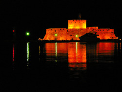 karyatida:  Fortress of St. Nicholas - Rhodes   by litsaki