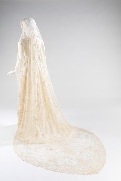 omgthatdress:  Wedding Veil 1875 The Metropolitan Museum of Art