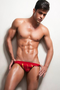 fuckyeahmuscles:  Joao Bittencourt