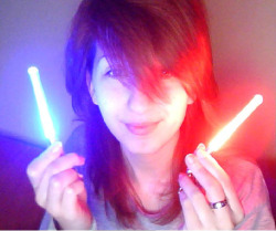 raenyras:  foxintwilight:  raenyras:  MINI LIGHTSABERS!EUROCON