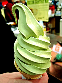 southkoreanfood:  GREEN TEA SOFT SERVE ICE CREAM (one of them