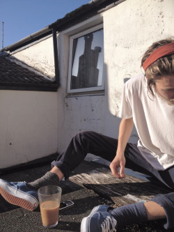 stoneless:  tobiasknights:  New roof terrace.  whatta cutie.