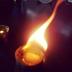 I set fire with chemical!! Let it burn with vegetable oil!~~~