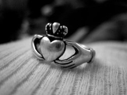 nicotine-and-coffee:   The Claddagh ring is a traditional Irish