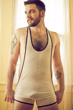 barebearx:  maxxelliott:  Maxx Elliott, Copyright 2011 Marlen