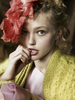 physiogn0my:  Sasha Pivovarova shot by Mario Testino for British