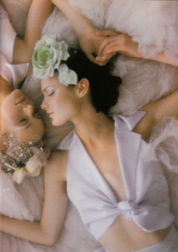pussylequeer:  Shalom Harlow and Amber Valetta photographed by