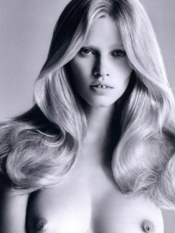 jwander:  LARA STONE 