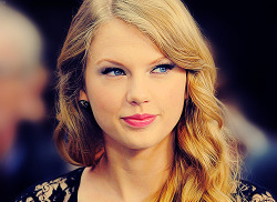 MY NEW BLOG IS TEAMSWIFTIE