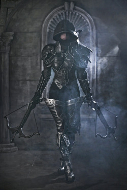 unknownskywalker:  Diablo III Demon Hunter cosplay by Tasha/Spiral
