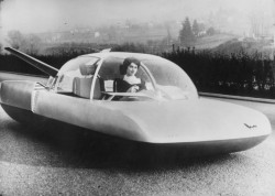 dtxmcclain:  1958 — Saucer On Wheels  A Fulgar show-model car made