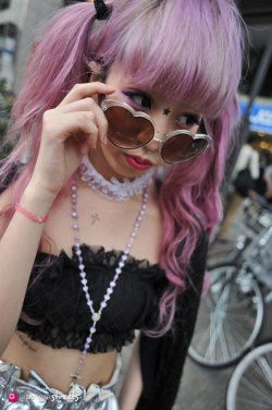 baby-universe:  On Japanese streets they call her Julia. On other