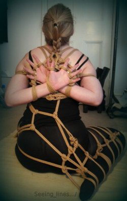 tied-up-woman:  seeinglines: Model: Aliss_storm 15/05/12 Rope: