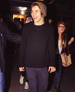 guydirectioners:  The boys arriving at Heathrow. 