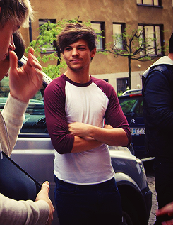 guydirectioners:  Louis yesterday. [x] 
