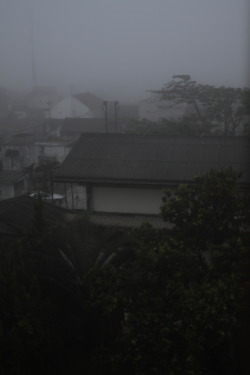 Bandung di pagi hari ini kaya Silent Hill