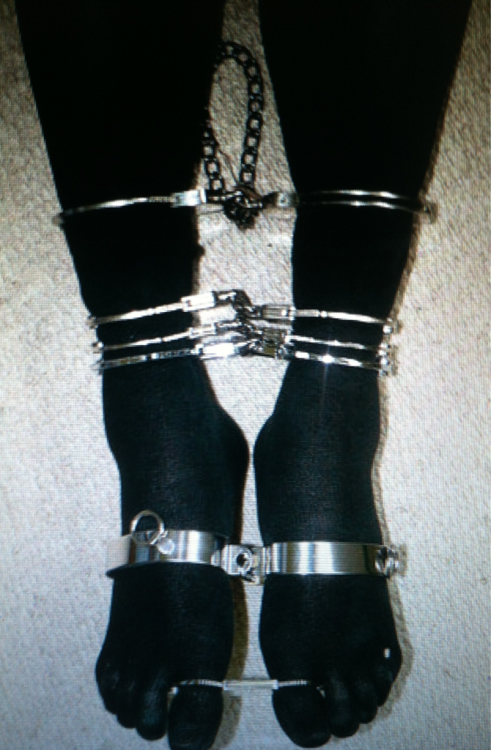 Lots of leg cuffs! 100% secure.