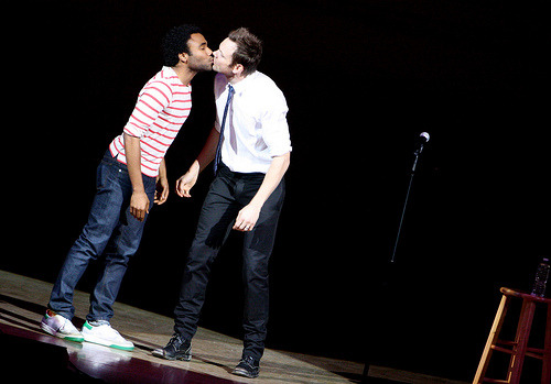 wilbrooks:  Joel McHale and Donald Glover bro kiss (by Alxmniks)  