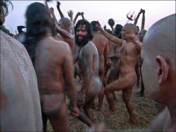 indophilia: Ardh Kumbh Mela - On the run - by Elishams on Flickr. Ardh Kumbh Mela - On the run - ARDH KUMBH MELA - PRAYAG 2007 During the Ardhkumbh (Half-Kumbh held every 6 years), Akkhara of saddhu go for the “Royal bath” on special auspicious dates.