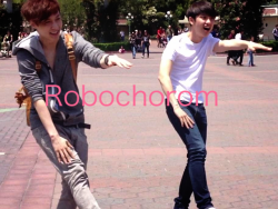robochorom:  Before they went into Disneyland, Lay and D.O. lost