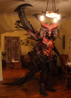 cuddlyxmedics:  nightmareloki:  geekpride:  Diablo costume by