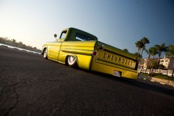 fahrstahl:  chromjuwelen: (via Truckin’) 