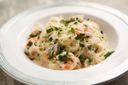 wehavethemunchies:  Angel Hair Pasta with Shrimp and Lemon Cream