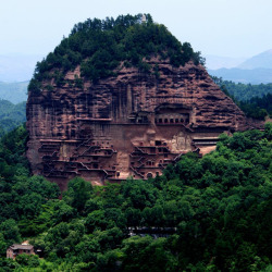 racquelbrazer: Maijishan Caves @ Tianshui, China (via Fancy)