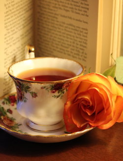 bookporn:  Rose. Tea. Book. II by =JosephTimbury 