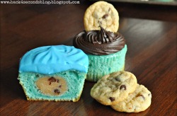 gastrogirl:  cookie dough monster cupcakes.  OH MY GOD.